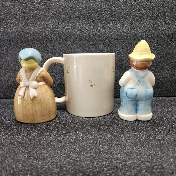 Farmer & Wife Salt & Pepper Shakers with Farmer Coffee Mug OTAGIRI Hand Crafted - Picture 3 of 16
